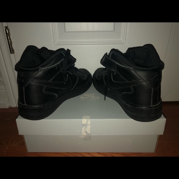 Air Force 1 Mid (GS) - Picture 3 of 4